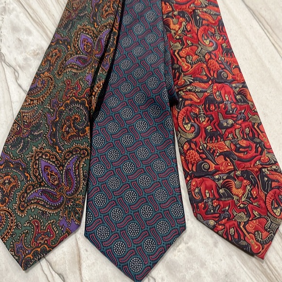 Three silk ties - Picture 2 of 3
